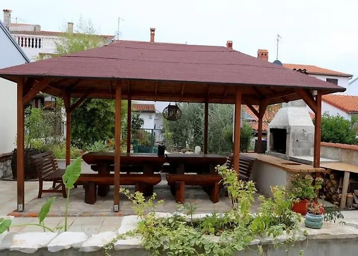 Apartamento With Parking Space - 24245 Pula