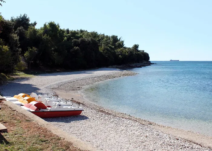 Apartman With Parking Space - 24245 *